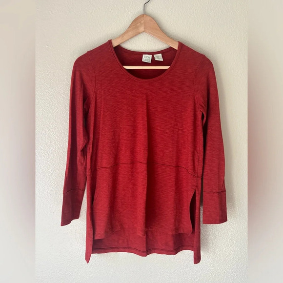 LUCY & LAUREL Top 2 for $22 ❇️ - Picture 1 of 4